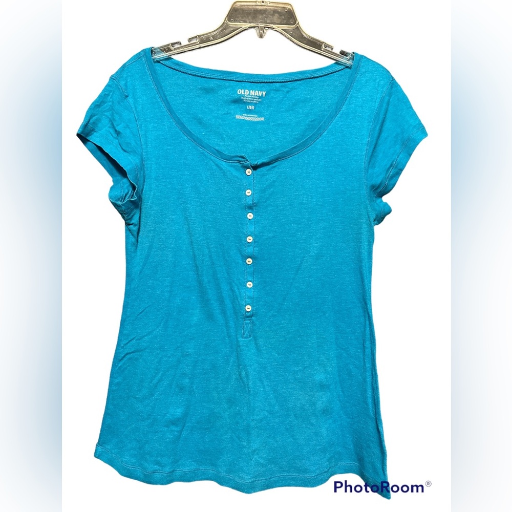 Old Navy top. Good used condition, size L.